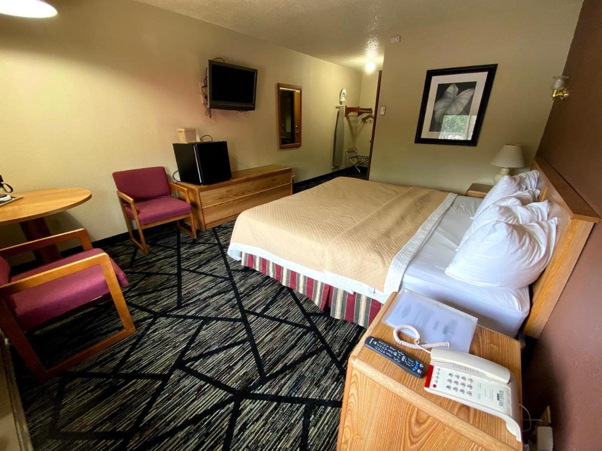 Woodland Inn & Suites Medford Exterior foto